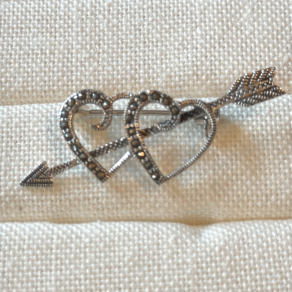 Sterling Silver Marcasite Double Heart Arrow Brooch - Picture 9 of 9